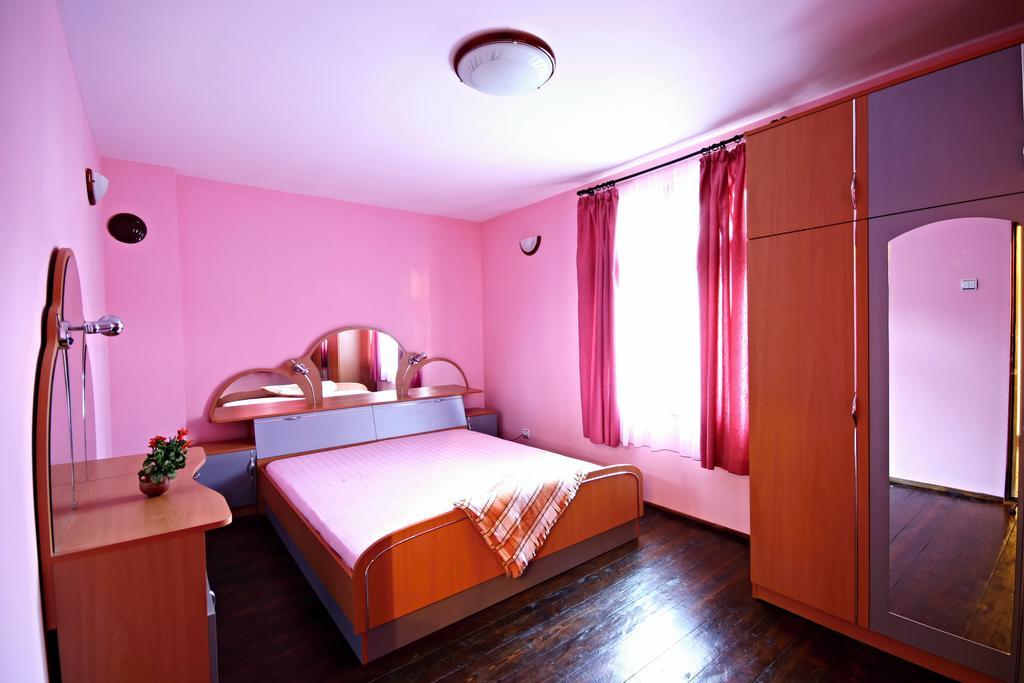 Private 4Br-2Ba Guest House Dryanovo With Pool And Free Parking Екстер'єр фото