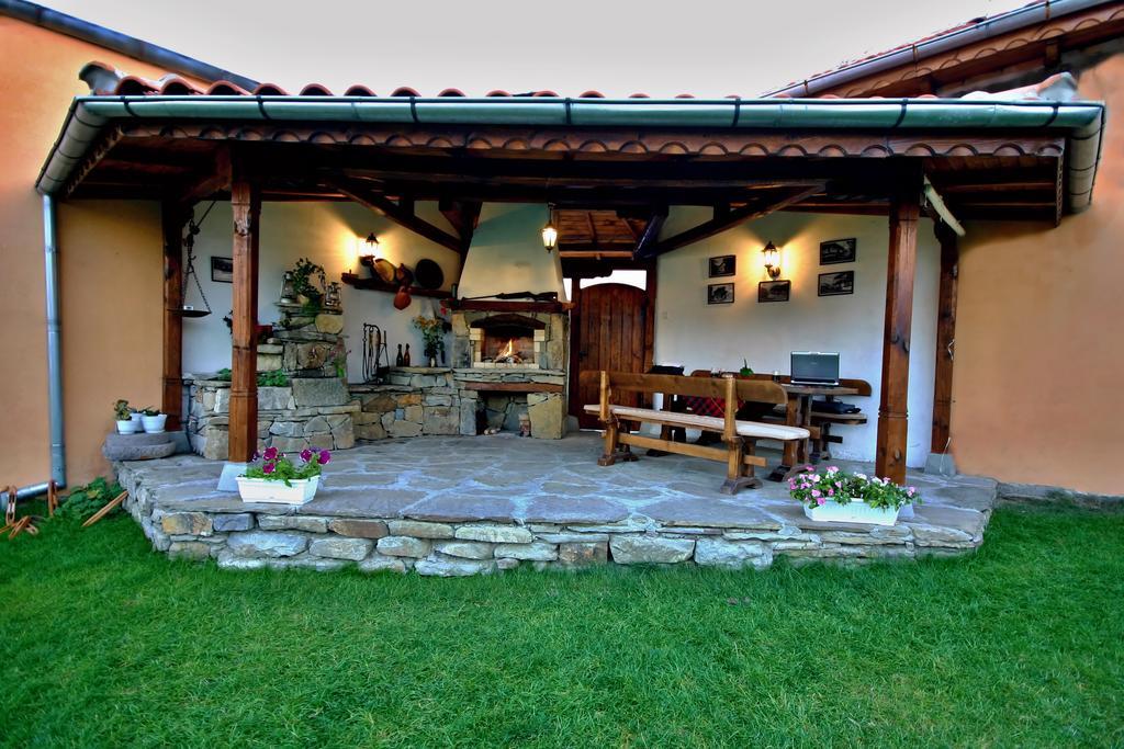 Private 4Br-2Ba Guest House Dryanovo With Pool And Free Parking Екстер'єр фото
